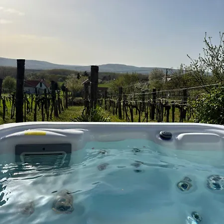 Itt Es - Szent Gyoergy-hegy Raposka