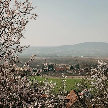 Itt Es - Szent Gyoergy-hegy * Raposka