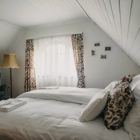 Itt Es - Szent Gyoergy-hegy * Raposka