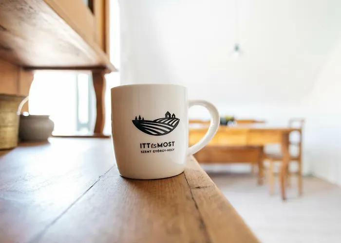 Itt Es - Szent Gyoergy-hegy * Raposka